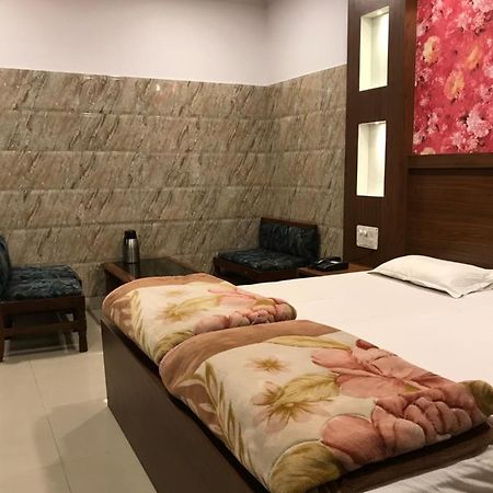 Hotel Natraj Bulandshahr Eksteriør billede