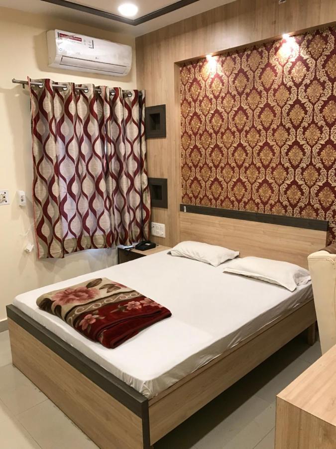 Hotel Natraj Bulandshahr Eksteriør billede