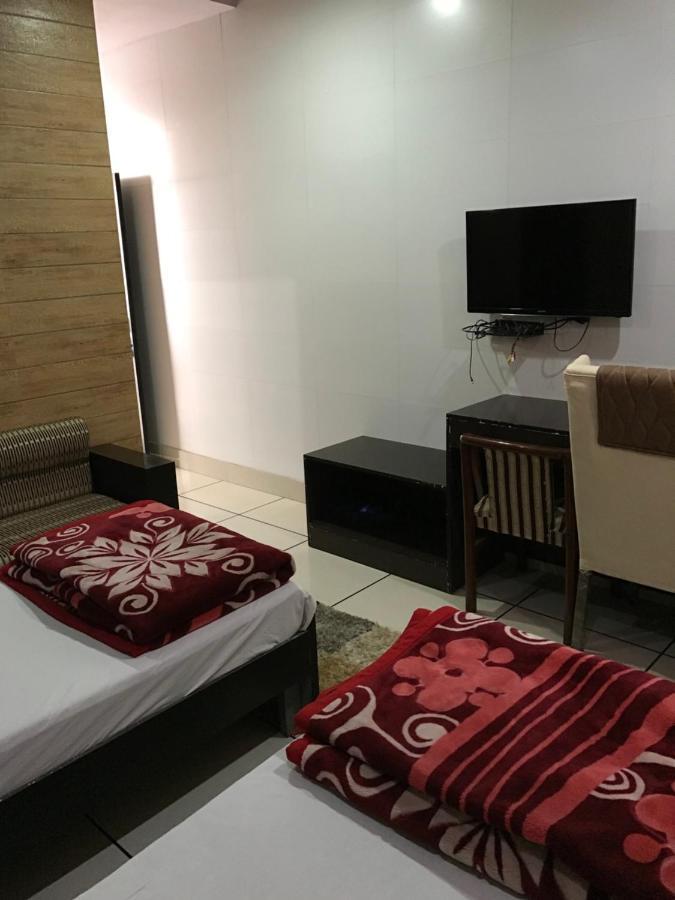 Hotel Natraj Bulandshahr Eksteriør billede