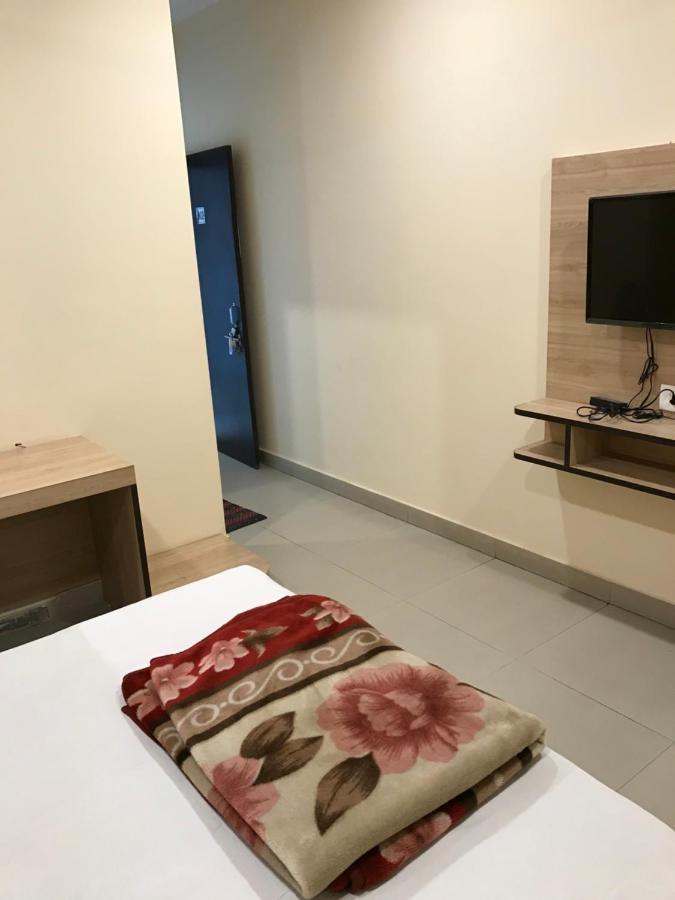 Hotel Natraj Bulandshahr Eksteriør billede